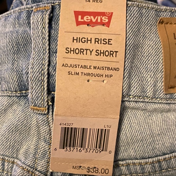 Levi’s High Rise Frayed Shorts in Faded Denim - Picture 9 of 10